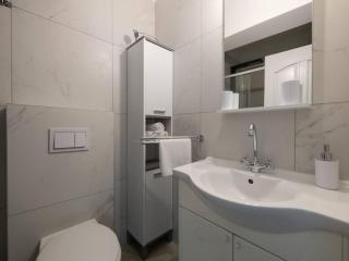 Apartment Apartments Donatella -Apt 1- 10m vom Strand entfernt by Interhome - 1