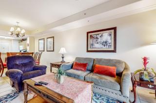 Lakefront condo with pool, hot tub, balcony & prime location for theme parks - 5