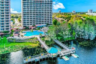Lakefront condo with pool, hot tub, balcony & prime location for theme parks - 2