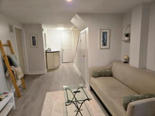Private entrance Lower Suite, exclusively yours - 8