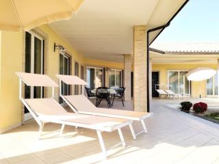 Apartment Schoene Appartment mit panoramische Blick by Interhome - 0