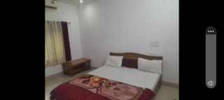 Hotel prayag with ev car station 7,4kw - 8