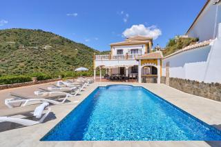 Villa Javier en Sayalonga - 0