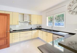 Villa with Pool Ac and Sea View - 4