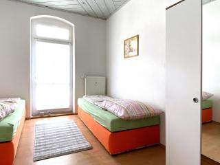 Schöne 2 Raumwng, zentral gelegen - 3