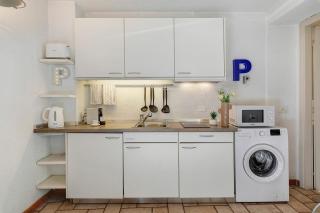 Studio Apartment 1 Min From Lake - 6