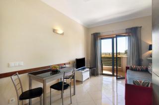 Apartamento T1 - Em zona tranquila - 2