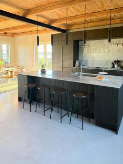 Historic Charm Meets Modern Luxury And Unique View - 6