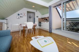 Le Sea Bird parking piscine été - 8