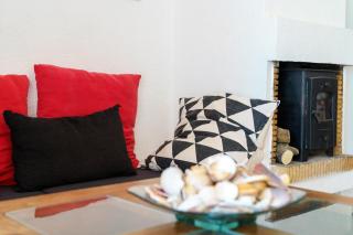 Charming Apartment with Sea Views - 3