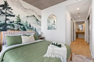 Luxury Vancouver Condo Stunning City & Water Views - 2