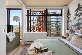 Luxury Vancouver Condo Stunning City & Water Views - 4