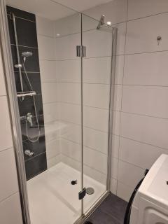 Neue 4Zi Kü Bad Balkon Parknähe 1og - 1