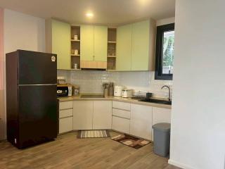 B98 Seaview Villa 3BR Scenic Hillside Stay - 4