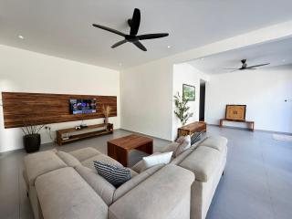 Mujito4 16PAX 4BR 1 Min To ECM KCM, BBQ PIT, PS4, Netflix - 3