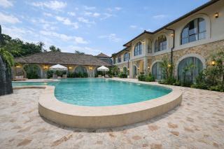 Maison Boheme Modern Apartment & Villa with Pool in Sanur - 9