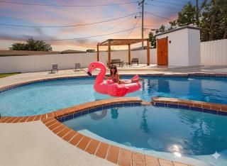 Poolside & Game Room Fun Near Hard Rock & Beach - 0