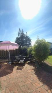 Seaside cozy cottage, 300m walk across the reserve to the beach - 9