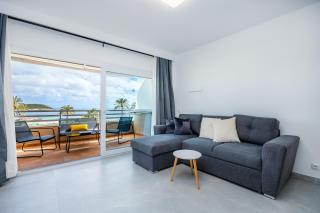 First Line Mediterranean Apartment - 6