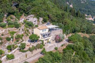 Mountain Retreat Apt with Sea View -  - 0