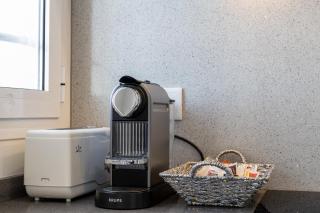 Relaxing Cozy Apartment - 8