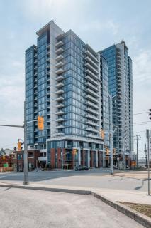 Modern and Cozy in Central KW with Gym - 3