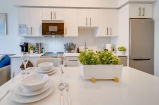 Modern and Cozy in Central KW with Gym - 5