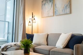 Modern and Cozy in Central KW with Gym - 2