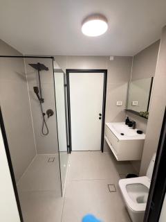 דירת בוטיק 2 חדרים וסלון ממד ומרפסת - 2