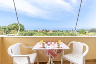 Lotus Apartment 5 - 8