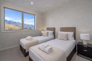10C Level 1 - Stylish Mountain Views & Huge Deck - 2