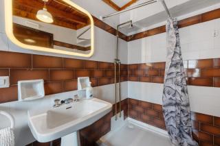 Very Elegant Historic Apartment F2 - 7