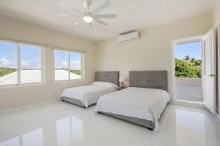 Stunning 6br villa with ocean view in Cap Cana - 4