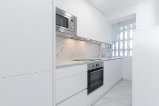 Apartment Facing the Sea and Marina - 4