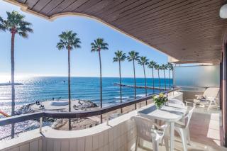 Apartment Facing the Sea and Marina - 0