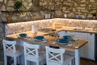 Villa Stone Walls with Jacuzzi - 4