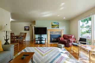 Mellow Yellow - 7 Minutes to UO & 4 Minutes to Downtown home - 8