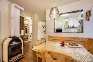 Holzer's Apartment - 4