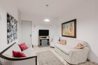 Beneath The Castle - Apartment - 9