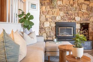 The Lookout | Sweeping views of Eagle Bay - 9