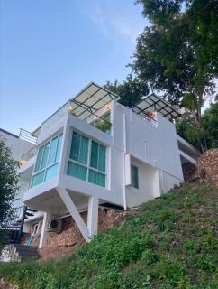 P8 Cliff House Stunning Seaview - 2