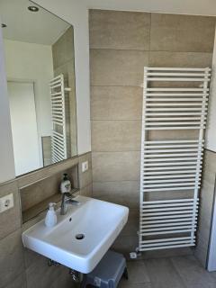 Charmantes Haus mit eigenem Garten - 3