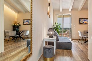 Lake View Boutique Apartment - 4