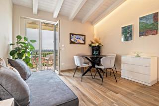 Lake View Boutique Apartment - 1