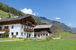 Klamperhaus-Hof - 0