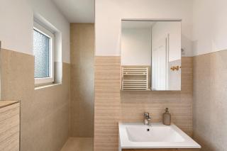 Haus Seeburghaus Vjollca mit Sauna - 8