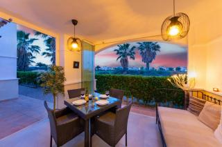 Townhouse overlooking golf course - 3