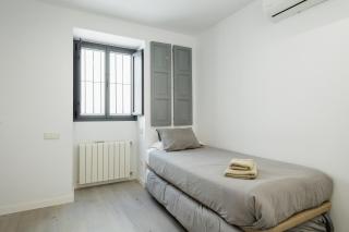 Cozy Center Apartment - 1