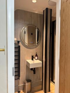 Fire Station View-Central-2 king beds-Brand new interior - 2