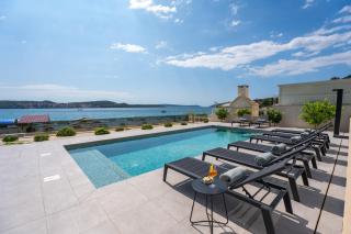 Beachfront Villa Luminara - 5